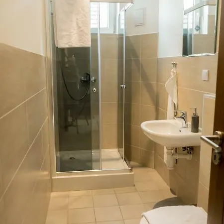 Privat Tina בית אירוח
